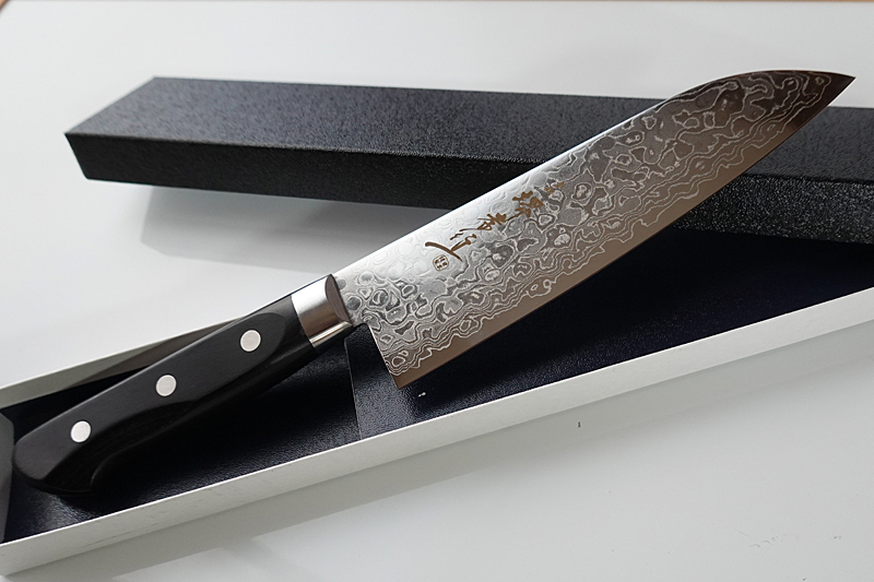 AUS10 Steel Beautiful Damascus Kitchen Knife Called Mirror Finish