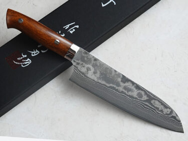 CS207 Japanese Santoku Kitchen Knife VG10 Black Damascus Steel 175mm – Saji [$440.00]